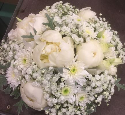 Enkel rund hvitt bukett